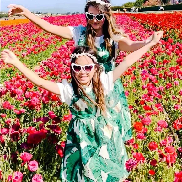 Mommy and me matching dresses this is the woman’s listing - Picture 3 of 6